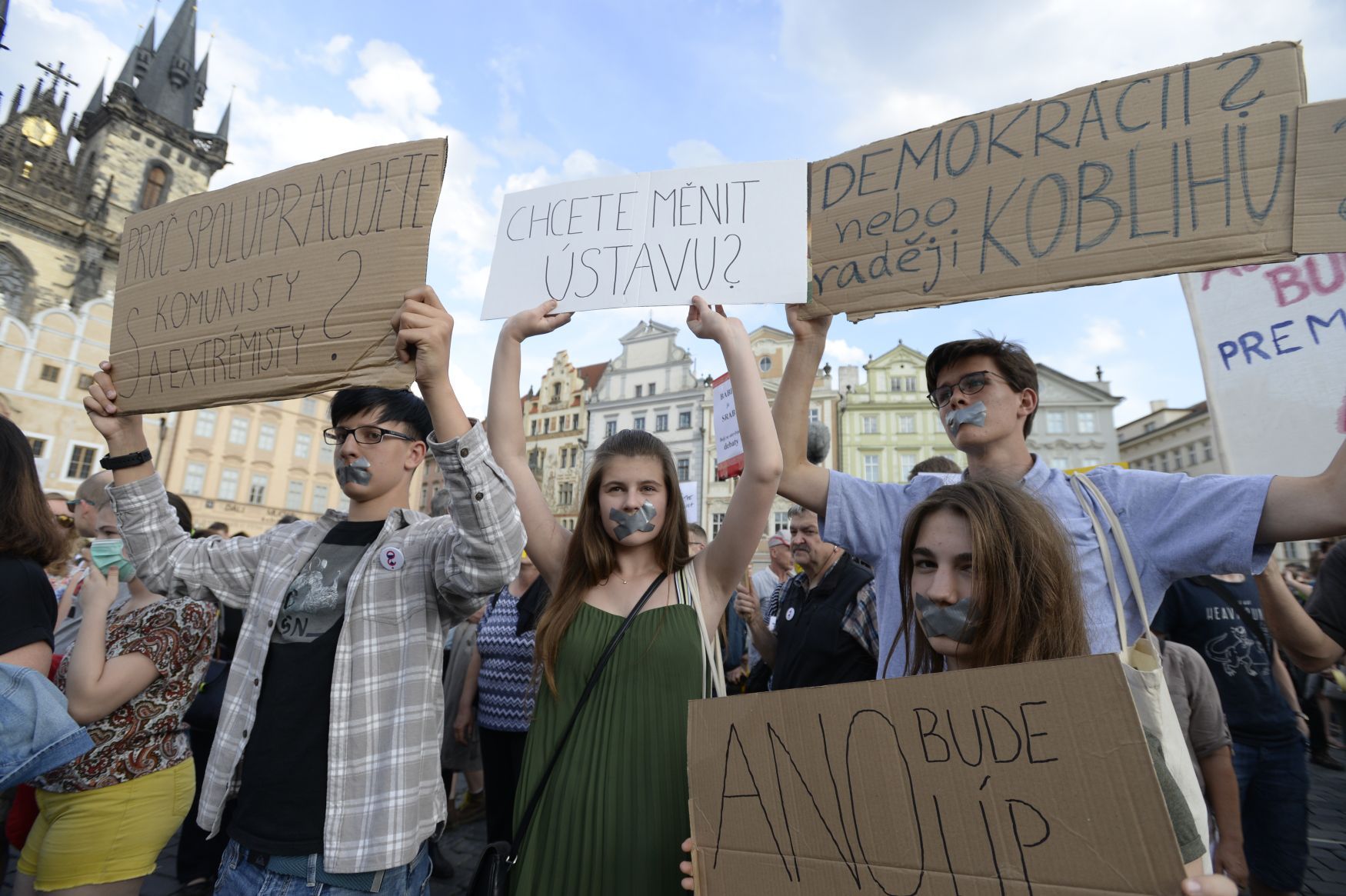 Protesters fill Prague Old Town Square calling for Babis's Prosecution - Czech Points