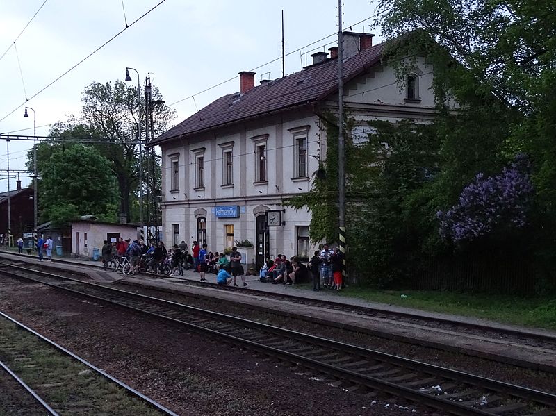 Train hits car, killing one person in Heřmaničky - Czech Points