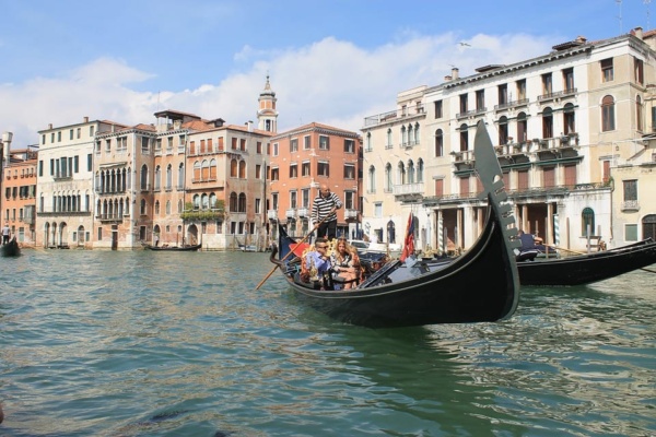 Czech football fans caught skinny dipping in Venice, fined for 'obscene acts' - Czech Points