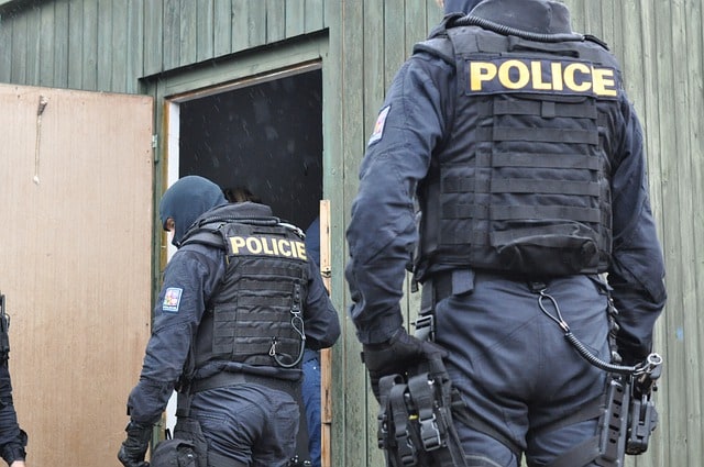 Czech police to perform COVID-19 contact tracing as cases soar - Czech Points